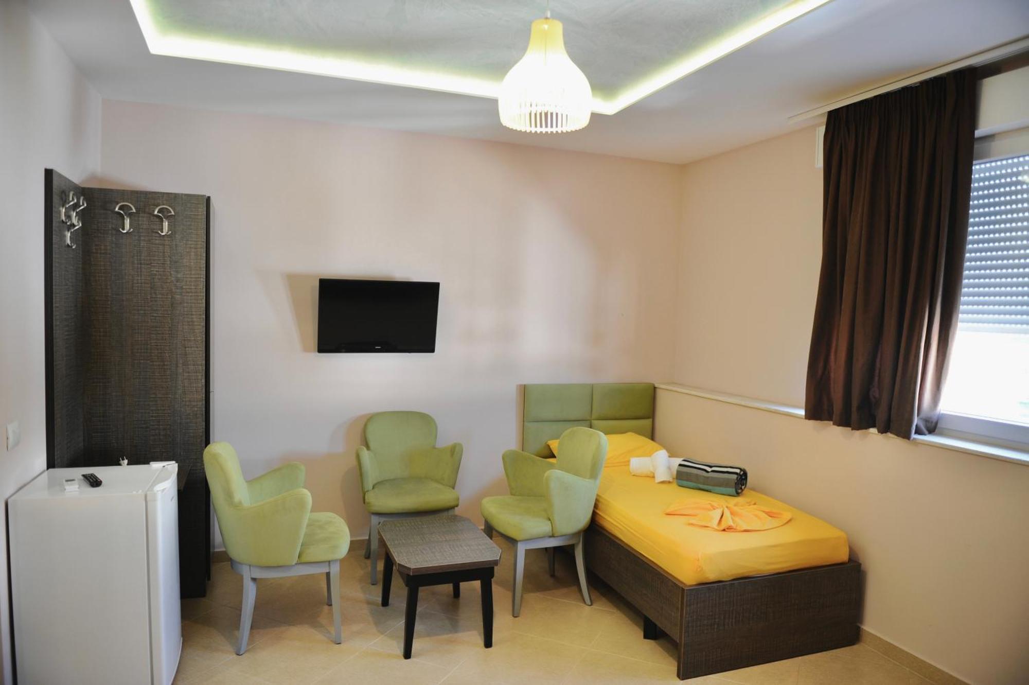 Hotel Fish Land Plazhi San Pietro المظهر الخارجي الصورة