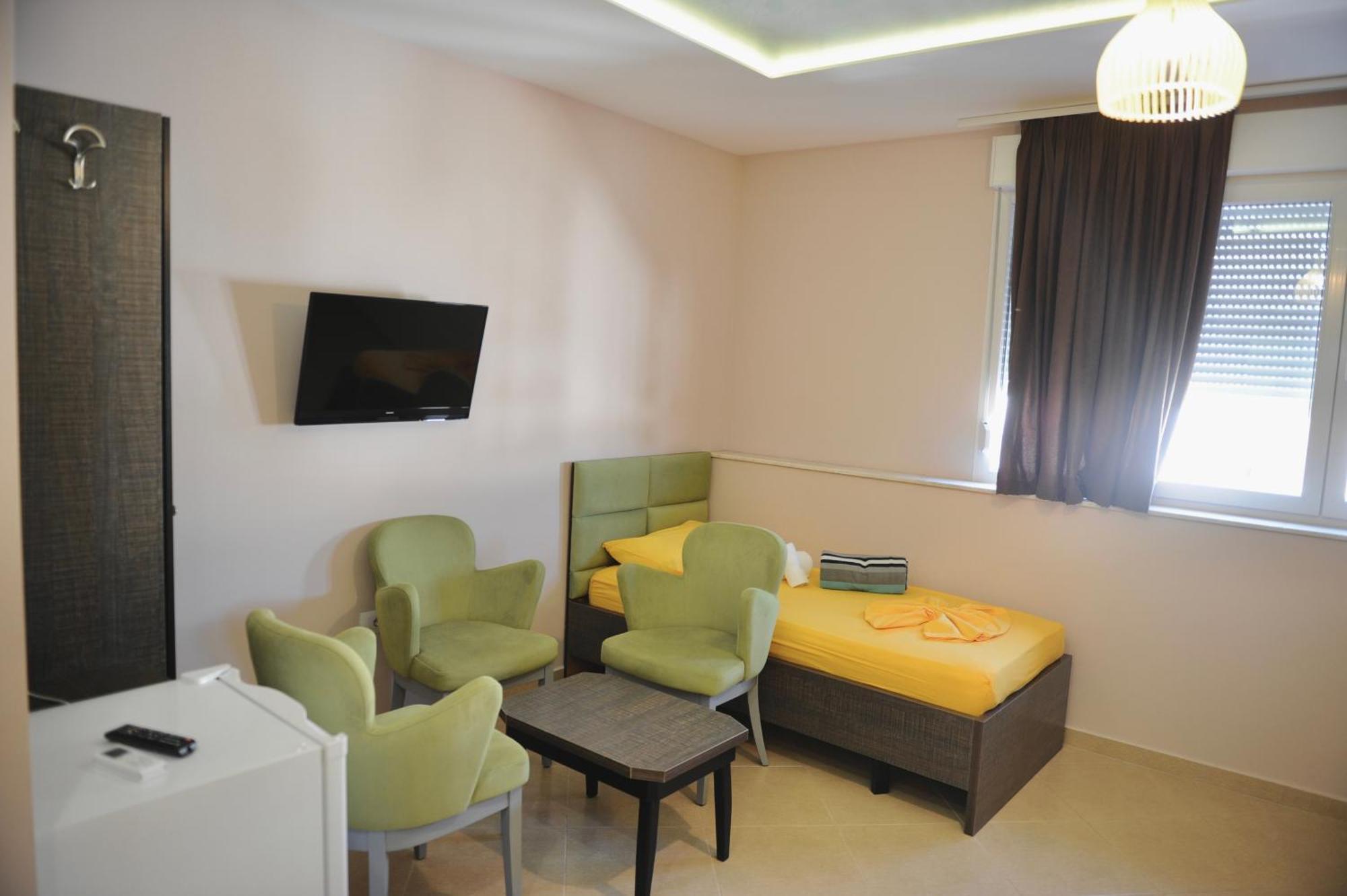 Hotel Fish Land Plazhi San Pietro المظهر الخارجي الصورة