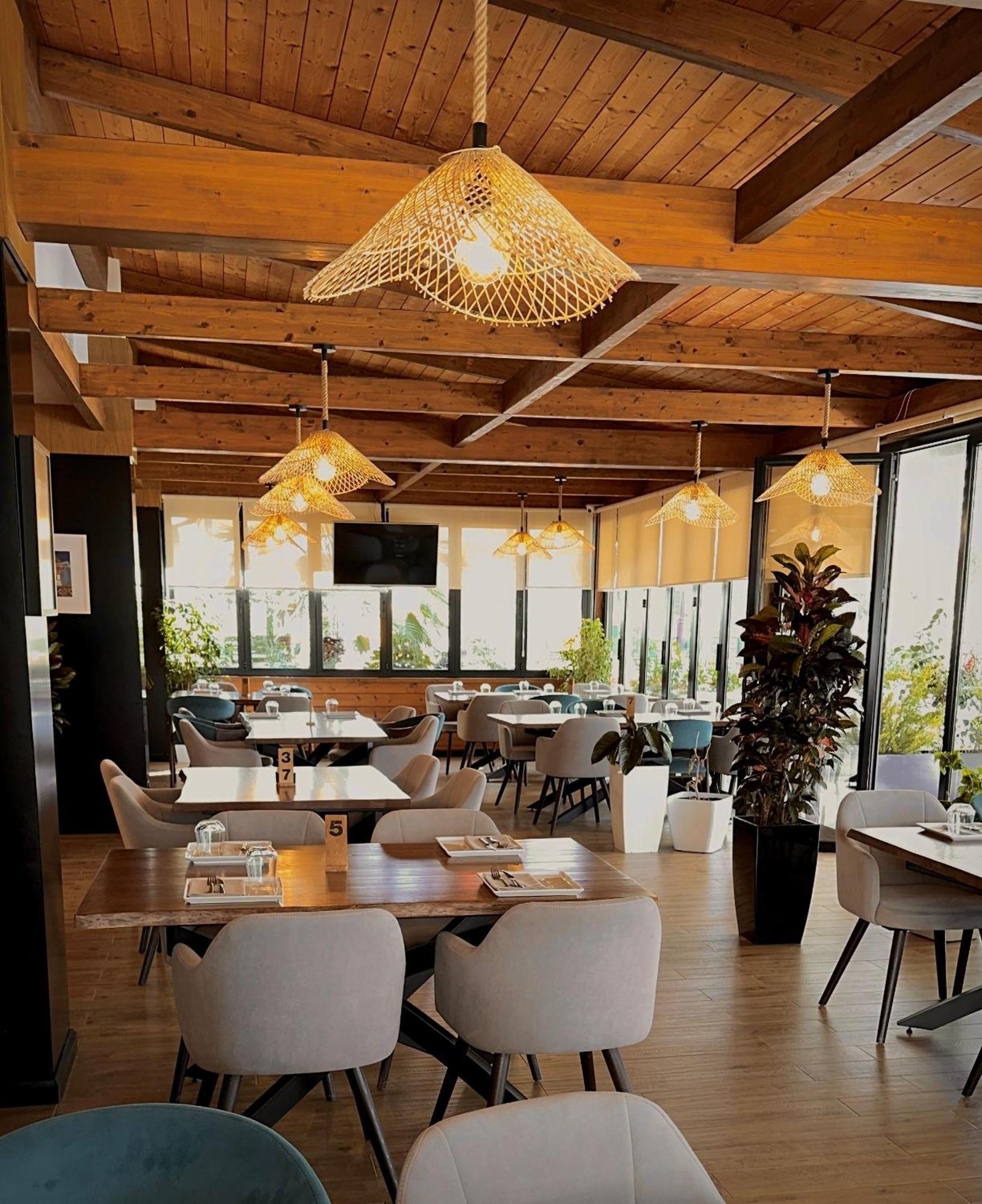 Hotel Fish Land Plazhi San Pietro المظهر الخارجي الصورة