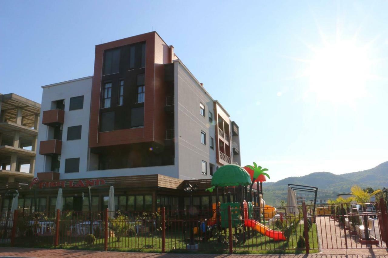 Hotel Fish Land Plazhi San Pietro المظهر الخارجي الصورة